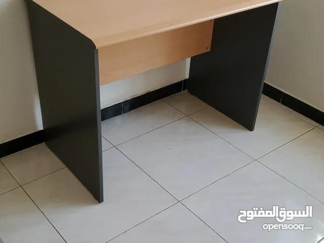 للبيع مكتب مستخدم نضيف وبسعر تمام
