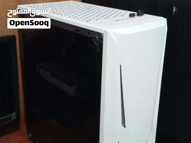 كيس كمبيوتر مع 3 مراوح وحدة شغال فيها ال rgb و 2 شغالات بس ال rgb بغالط