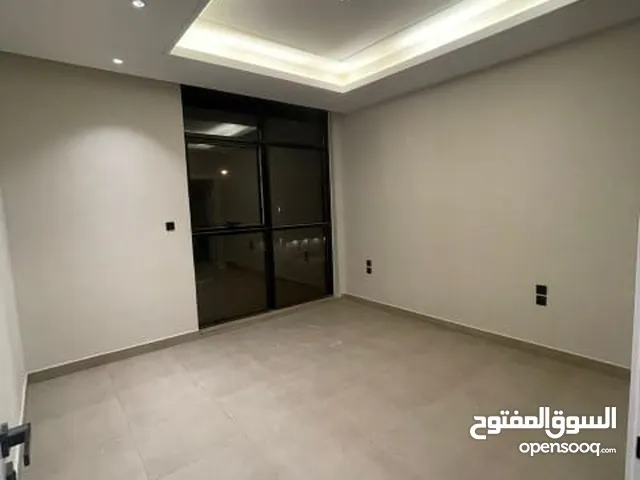 شقة اول ساكن  للايجار السنوي حي الملقا الرياض