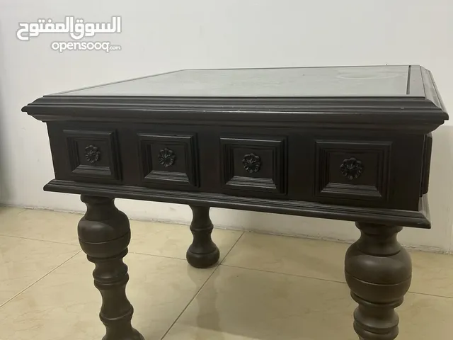 طاولتين جميلة للصاله عددهم اثنين لديكور الصاله و مظهر جميل
