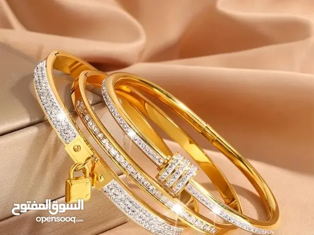 أساور 3 فرنسي مو مستعمله مع كفاله 3 سنين للون .. توصيل متاح ومجاني