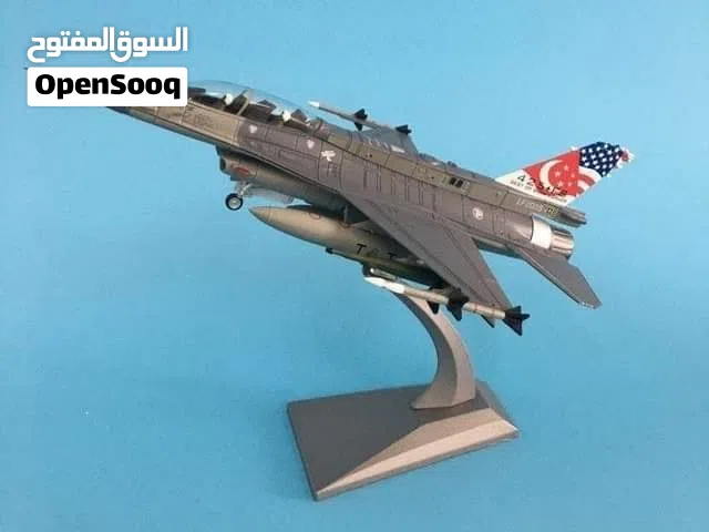 مجسمات طائرات حربية