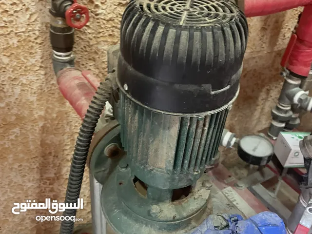 مضخة مياه ايطالية 0.75 حصان 3 فاز بحالة ممتازة للبيع