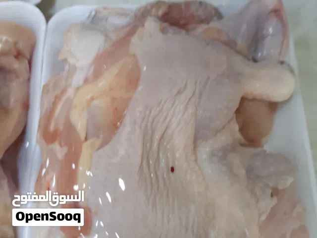 يوجد لدينا لحم بل لحم بقر لحم خروف دجاج واسعدادتام لجميع المناسبات وباقل الاسعار