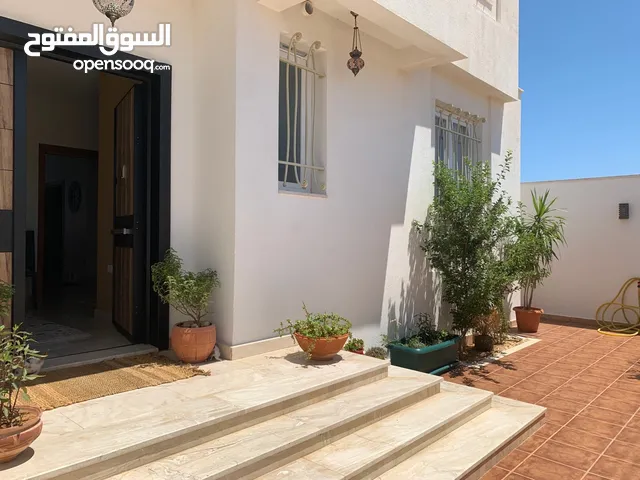 500m2 More than 6 bedrooms Villa for Sale in Tripoli Tajura