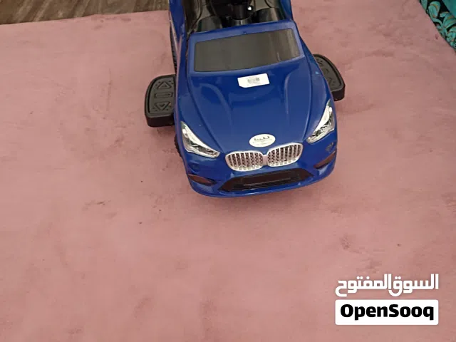 للبيع سيارة اطفال صغيرة