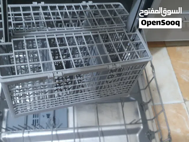 غسالة صحون بحاله ممتازه جدا شبه جديد إستعمال قليل جدا البيع بغرض السفر السعر 600