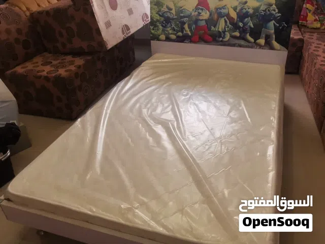 سرير مع الماترس ممتاز جدا