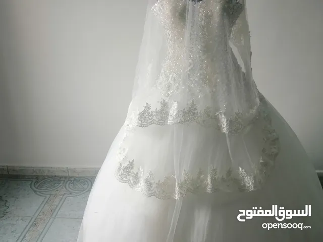 بيع فساتين زفاف : ملابس أعراس : فساتين أعراس في عُمان