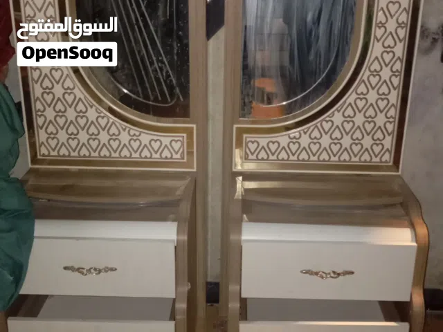 ميز مرايا للبيع