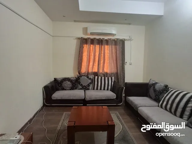 الغرافة غرفتين وصاله مفروشه