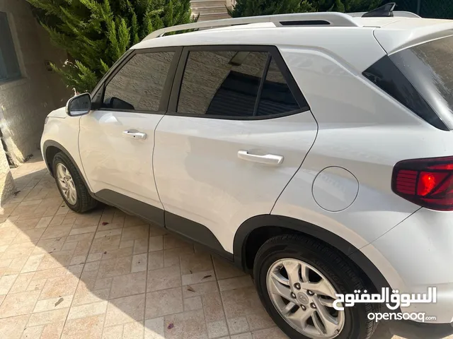 السيارة هونداي فينو 2021