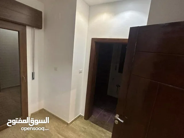   5 Bedrooms Townhouse for Rent in Tripoli Ain Zara
