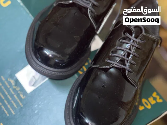 حذاء رجالي جلد طبيعي نوع GEOX الاصلي جديد حذاء رجالي الذي يتنفس نوع جيوكس GEOX الاصلي لون اسود لمعه