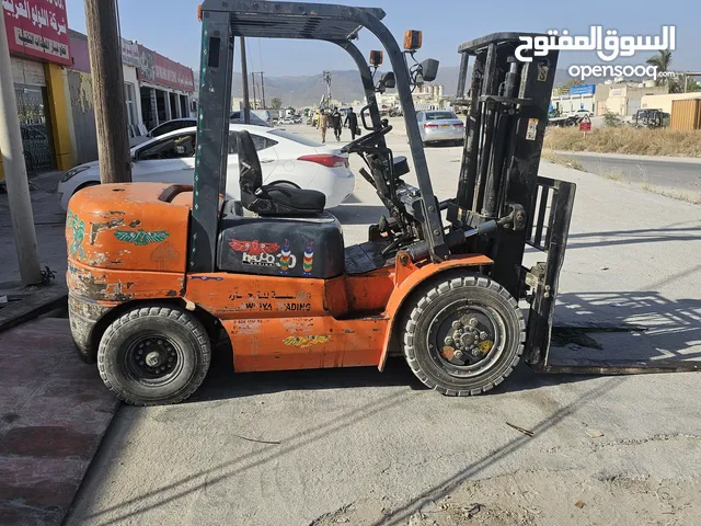 forklift 3 ton 2012 model