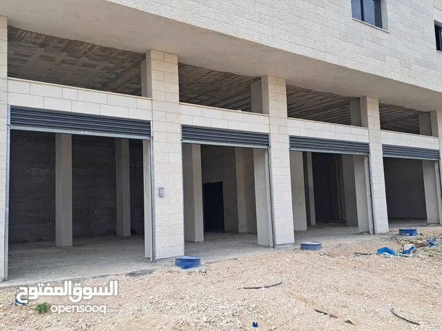 مخازن للايجار في موقع حيوي وميزات كثيرة