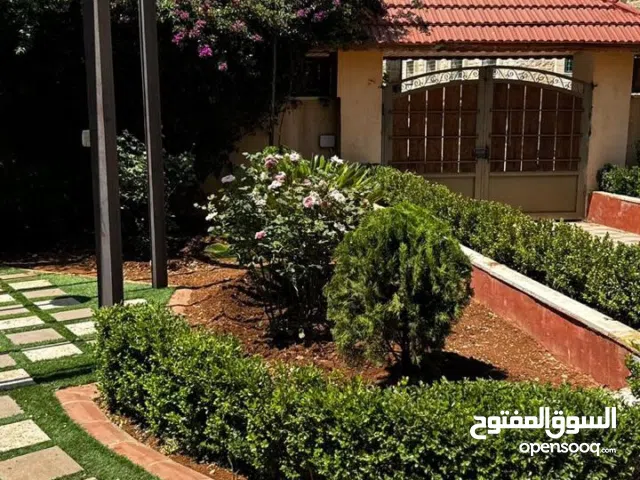 330 m2 More than 6 bedrooms Villa for Rent in Irbid Al Hay Al Sharqy