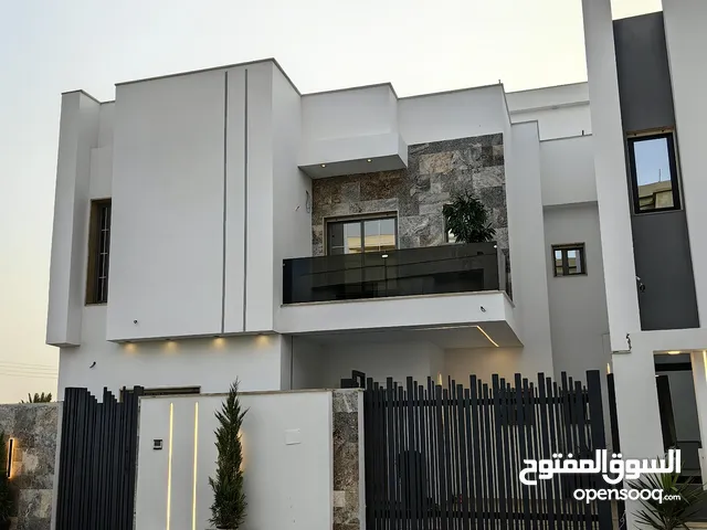 380 m2 5 Bedrooms Villa for Sale in Tripoli Al-Serraj