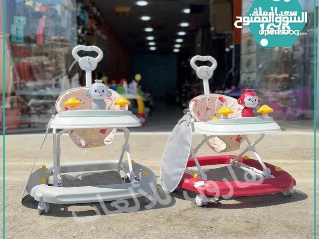 عربة تعليم مشي ونطاطه و يد للدفع و سيسو وموسيقى نخب او تناسب عمر من 3 اشهر الي سنه حسب حجم الطفل .