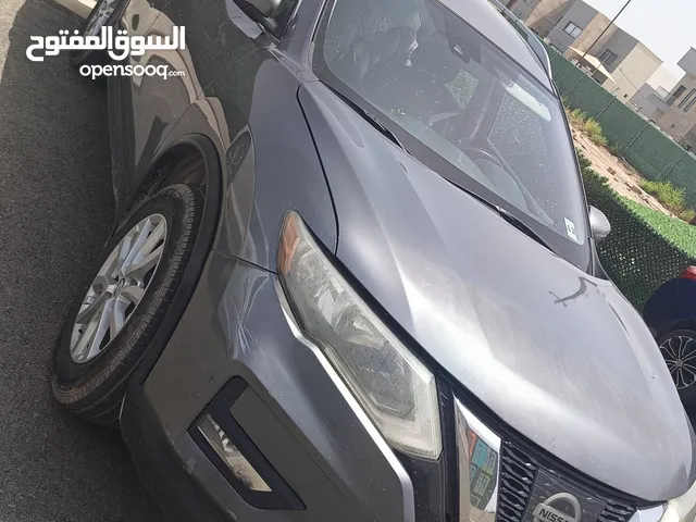 نيسان روج SV 2019