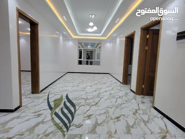 250 m2 4 Bedrooms Apartments for Rent in Sana'a Bayt Baws