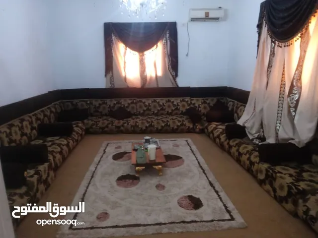 حوش فالاحياءالبرية واجهتين بالشهادة العقاريةبالقرب من مدرسة المعرفة الدوليه