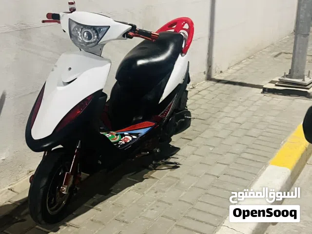 2017 ياماها XMAX