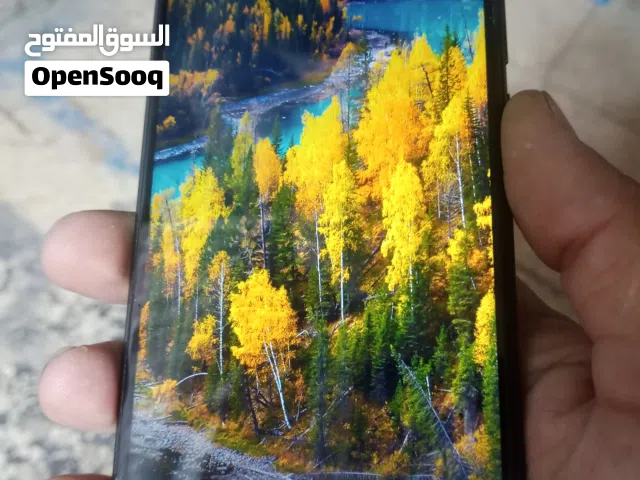 Huawei Y8s كسر خفيف طرف الشاشه صغير جدا ومش مأثر على اشي ما في داعي تغيرها