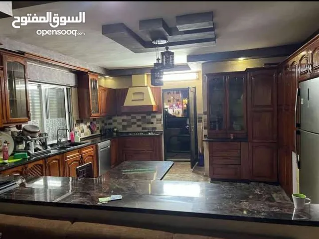 222 m2 4 Bedrooms Apartments for Sale in Irbid Al Hay Al Sharqy