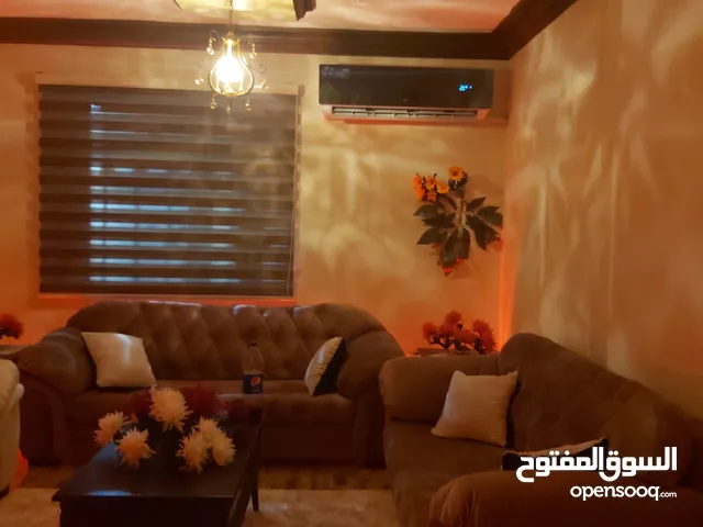 110 m2 4 Bedrooms Apartments for Rent in Zarqa Jabal Tareq