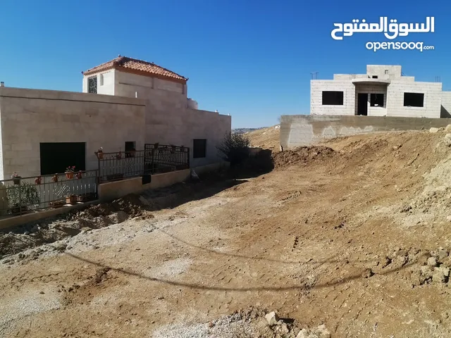 أرض سكنية 340م في ماحص – مستوية، على شارعين، بإطلالة رائعة وسعر مميز!