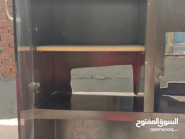 مكتبه خشبيه السعر 500 بس مش راضي تكتب في خانه السعر