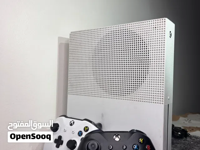 بلستيشن للبيع XBOX ONE السعر 160 قابل لي التفاوض