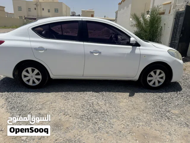 2014 نيسان صني Standard