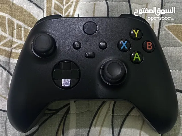 للبيع جويستك Xbox Series X أصلي بحالة ممتازة، شغال 100% ومستخدم سنة فقط