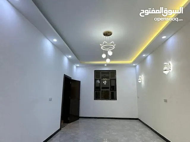 200 m2 4 Bedrooms Apartments for Sale in Basra Jumhuriya