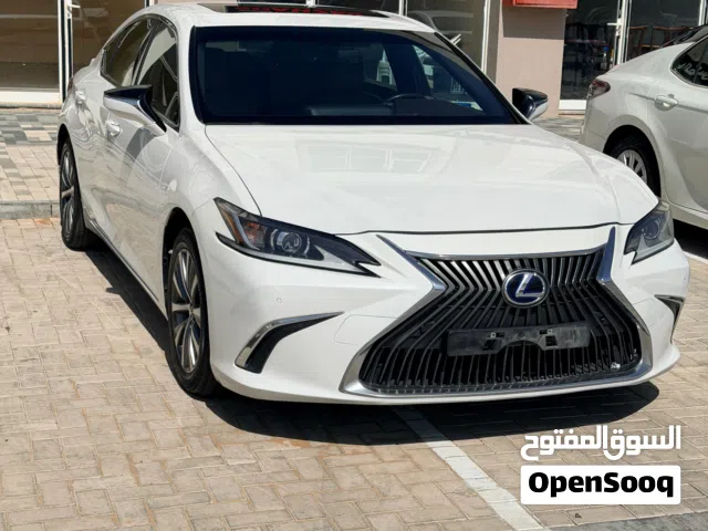 Lexus ES300 good condition model 2021 gcc space