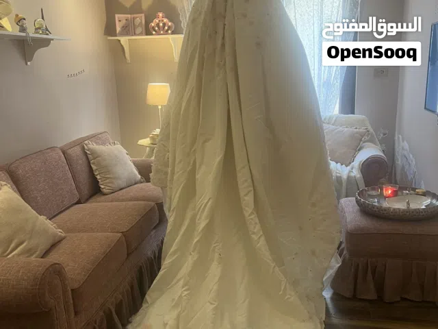 فستان عرس مستخدم مرة واحدة