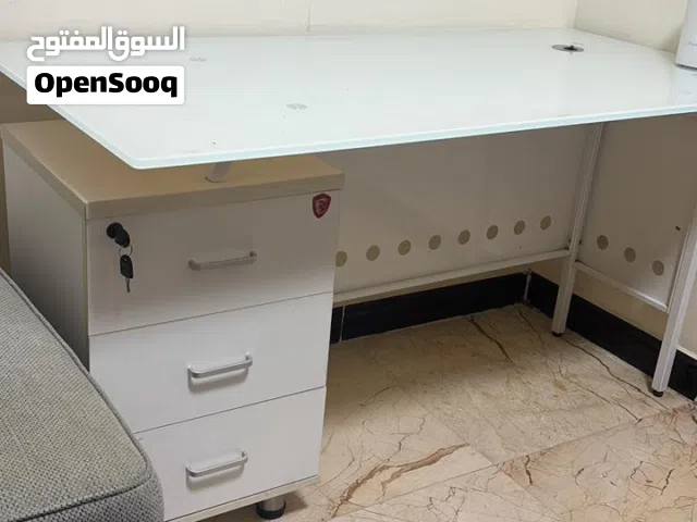 طاولة زجاجية pc