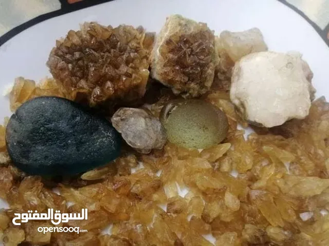 احجار من سهول وجبال وشواطي عمان