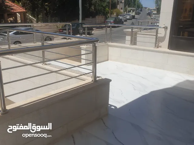 شقة أرضية فخمه ومميزة جديدة لم تسكن لقطه وبسعر مغري جداااا عرض خاص أرقى مناطق الجاردنز