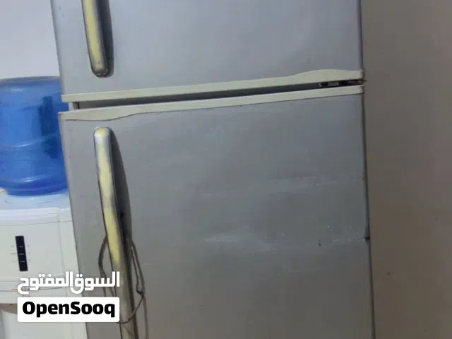 ثلاجه لون سلفر استعمال بسيط