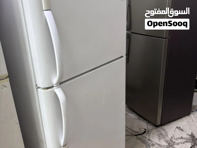 ثلاجه نظيفه وممتازه جدا بدون اعطال وقابل للتفاوض