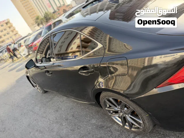 2017 لكزس IS IS 300 Sport
