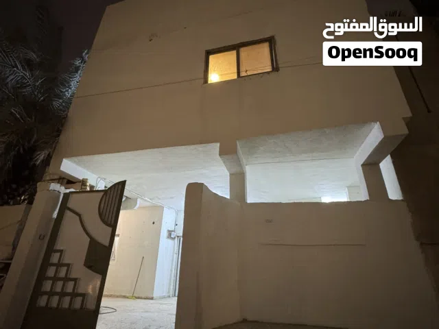 150 m2 4 Bedrooms Townhouse for Rent in Basra Jaza'ir