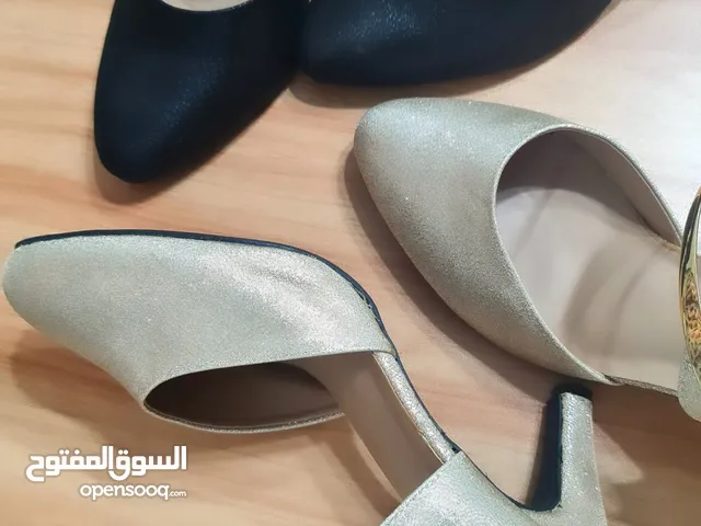 Other With Heels in Al Sharqiya