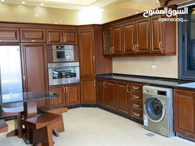 500 m2 5 Bedrooms Villa for Sale in Madaba Umm Al Amad