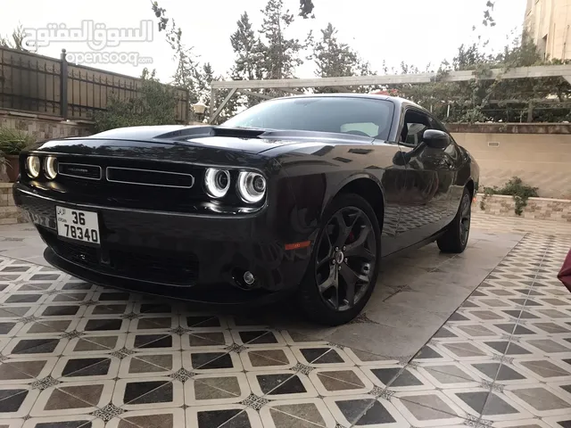 2018 Dodge Challenger sxt plus fully loaded
