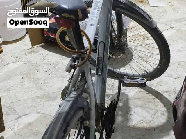 متاح باسكل. ياباني جبلي. نضيف كلشي بلاد. بس التاير الوره. مبدل.