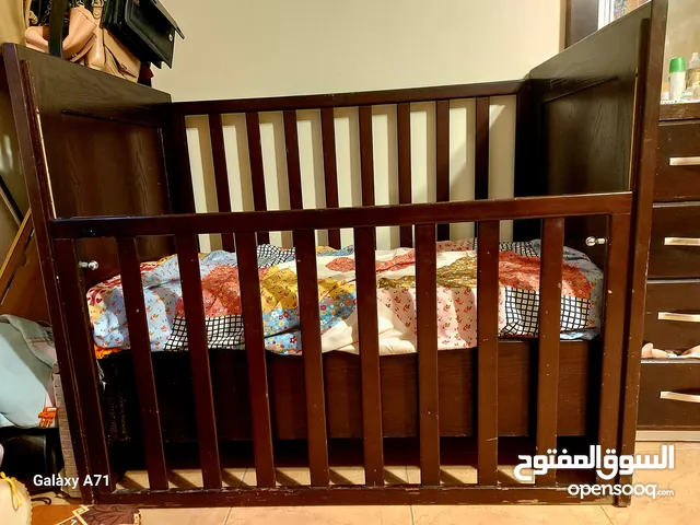 سرير نوم للاطفال والرضع